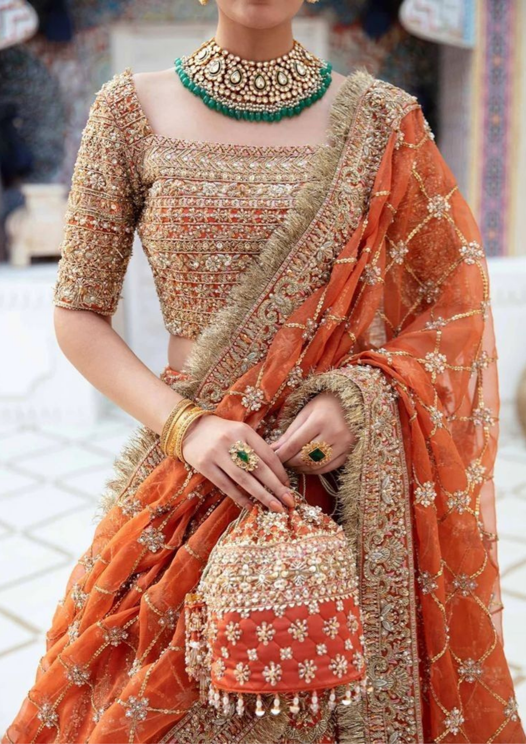 Unveiling the Elegance of Ethnic Wear: Explore the Rich Heritage of Sarees at Glamozo
