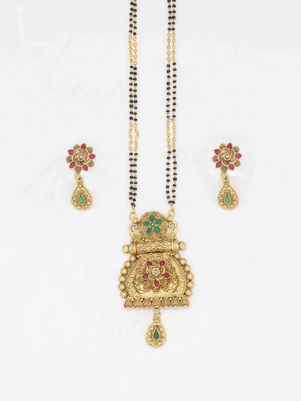 elegant-golden-mangalsutras-timeless-tradition-modern--128