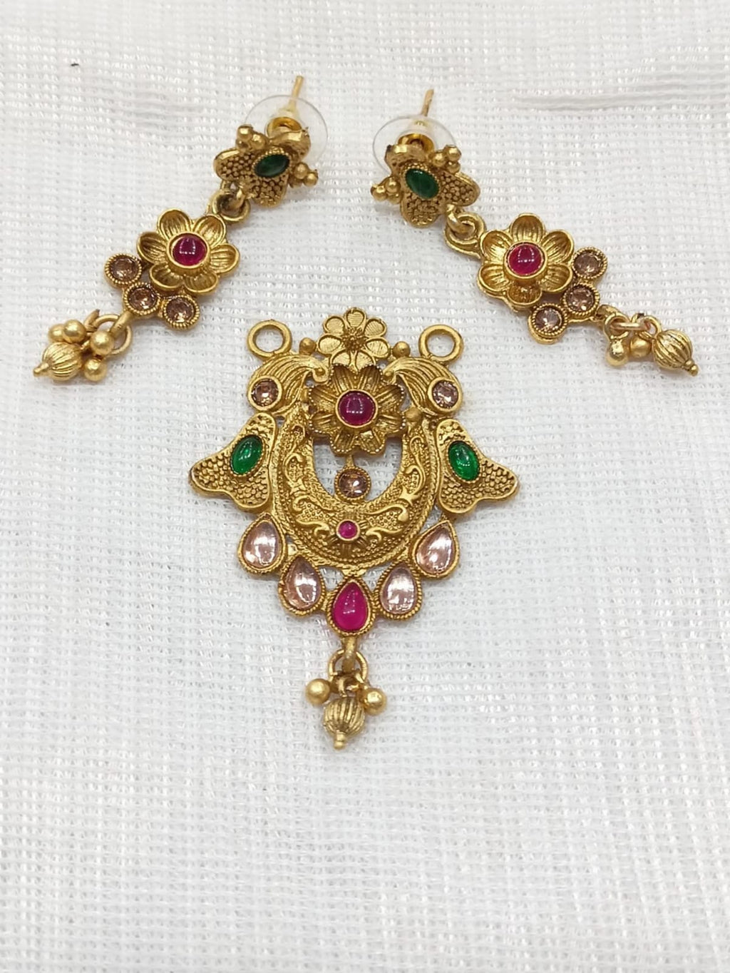 exquisite-golden-pendants-in-india-elegant-and-timeless-jewelry-total-2-piece-97