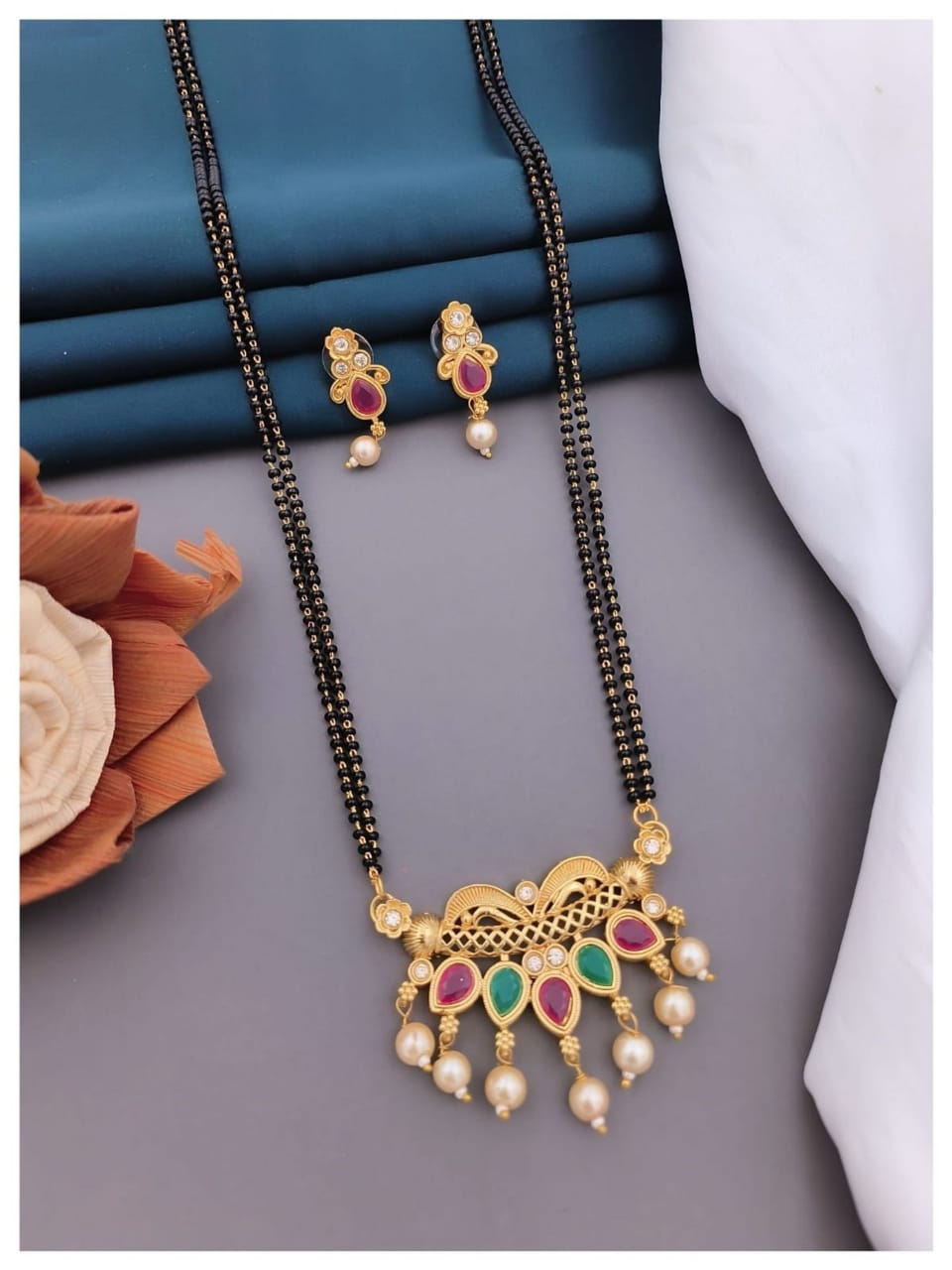 elegant-golden-mangalsutras-timeless-tradition-modern--201