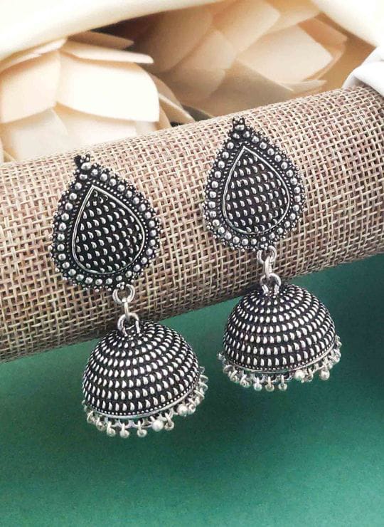 elegant-silver-tops-earrings-in-india-timeless-and-sophisticated-jewelry