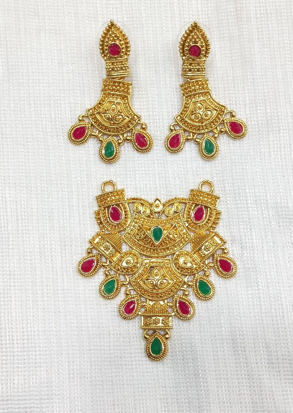 exquisite-golden-pendants-in-india-elegant-and-timeless-jewelry-total-2-piece-105