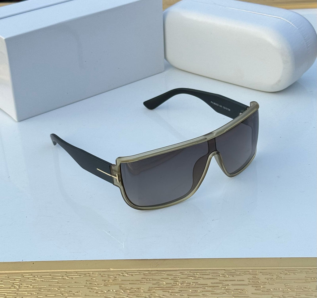 Tom Ford Unisex Shades | Premium Frame, Full Accessories & Original Box Available 5463