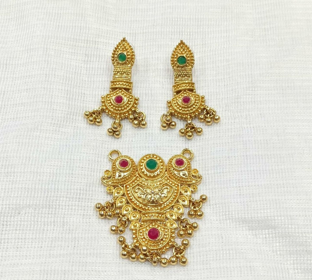 exquisite-golden-pendants-in-india-elegant-and-timeless-jewelry-total-2-piece-103