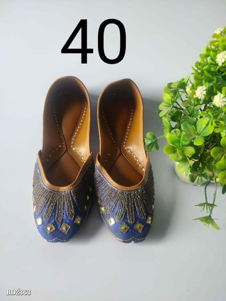 Exquisite Embroidery Heavy Jutti for Women | Traditional Punjabi Footwear