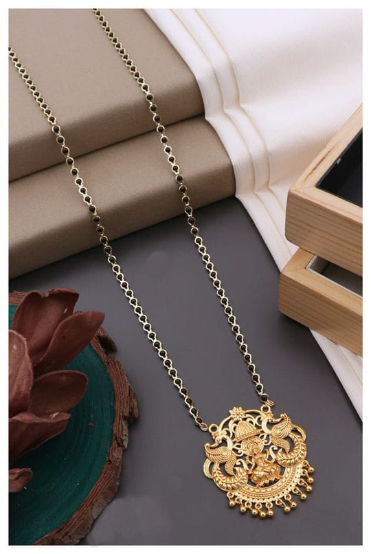 chic-chain-pendant-versatile-style-and-elegance-22