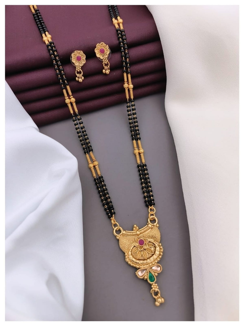 elegant-golden-mangalsutras-timeless-tradition-modern--3