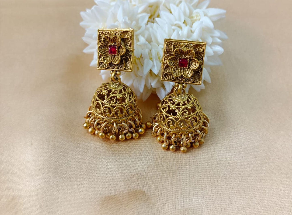 elegant-jhumka-earrings-in-india-timeless-and-stylish-jewelry-29