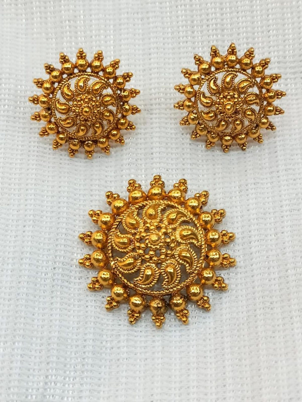 exquisite-golden-pendants-in-india-elegant-and-timeless-jewelry-total-2-piece-133