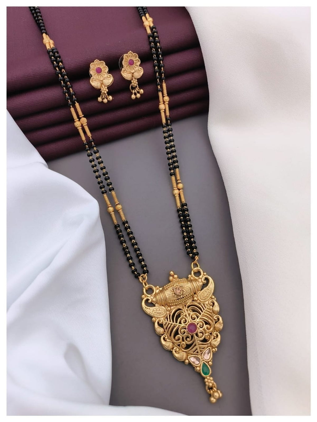 elegant-golden-mangalsutras-timeless-tradition-modern--5