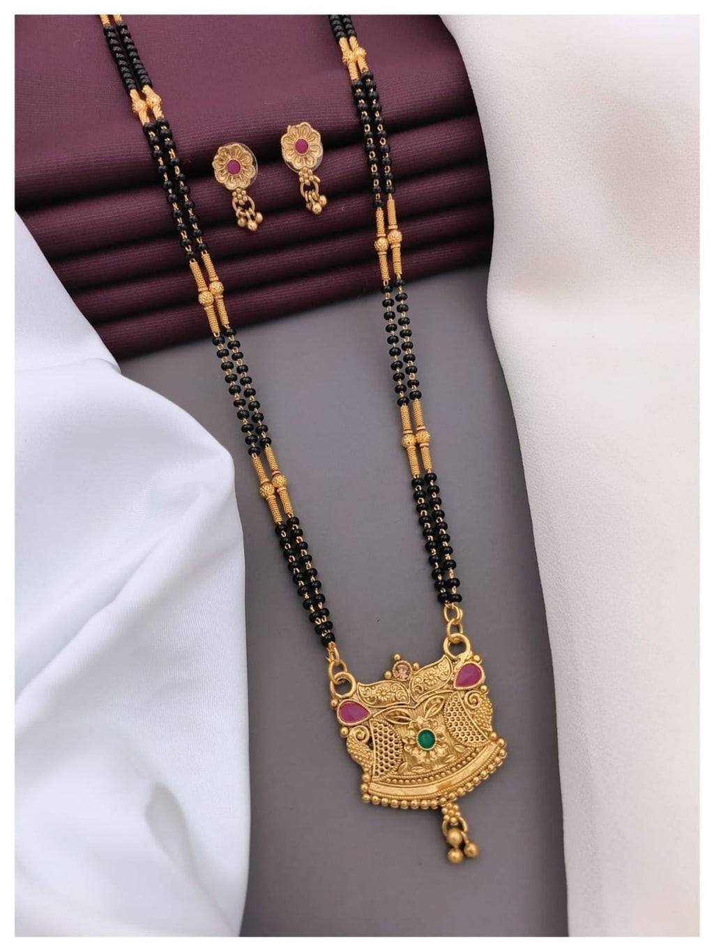 elegant-golden-mangalsutras-timeless-tradition-modern--7