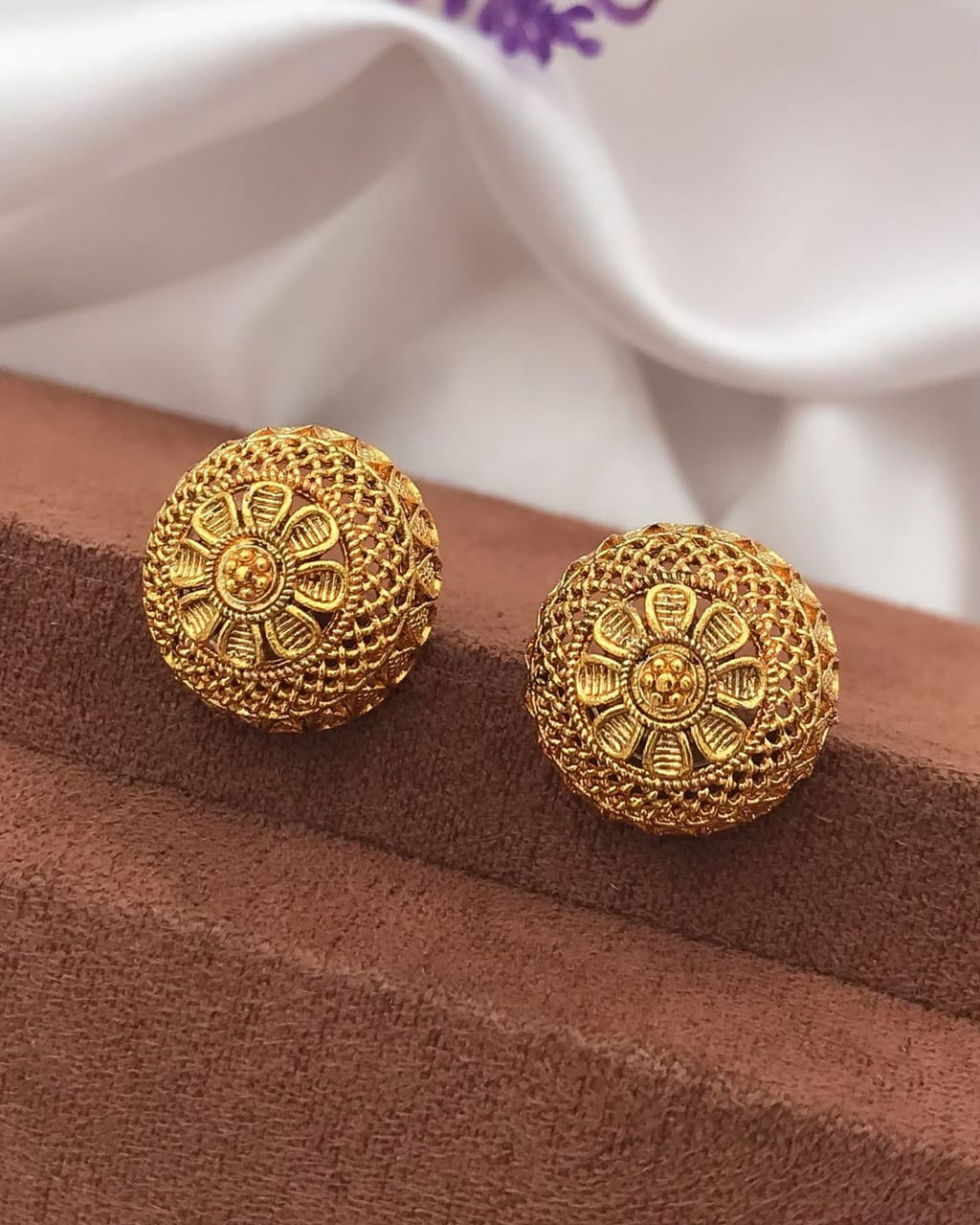 exquisite-golden-earring-in-india-timeless-and-elegant-jewelry-set-of-two-47