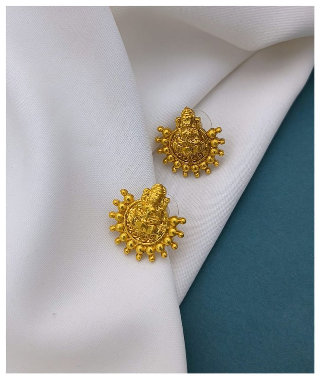 exquisite-golden-earring-in-india-timeless-and-elegant-jewelry-set-of-two-51