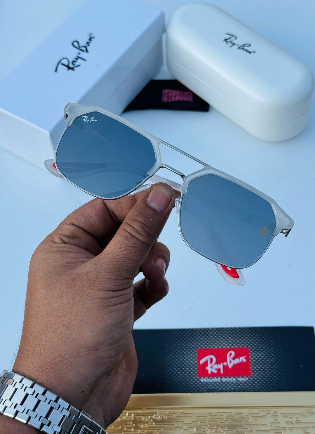 Ray-Ban #4 Unisex Shades | Premium Quality Frame with Full Accessories & Original Box 125413