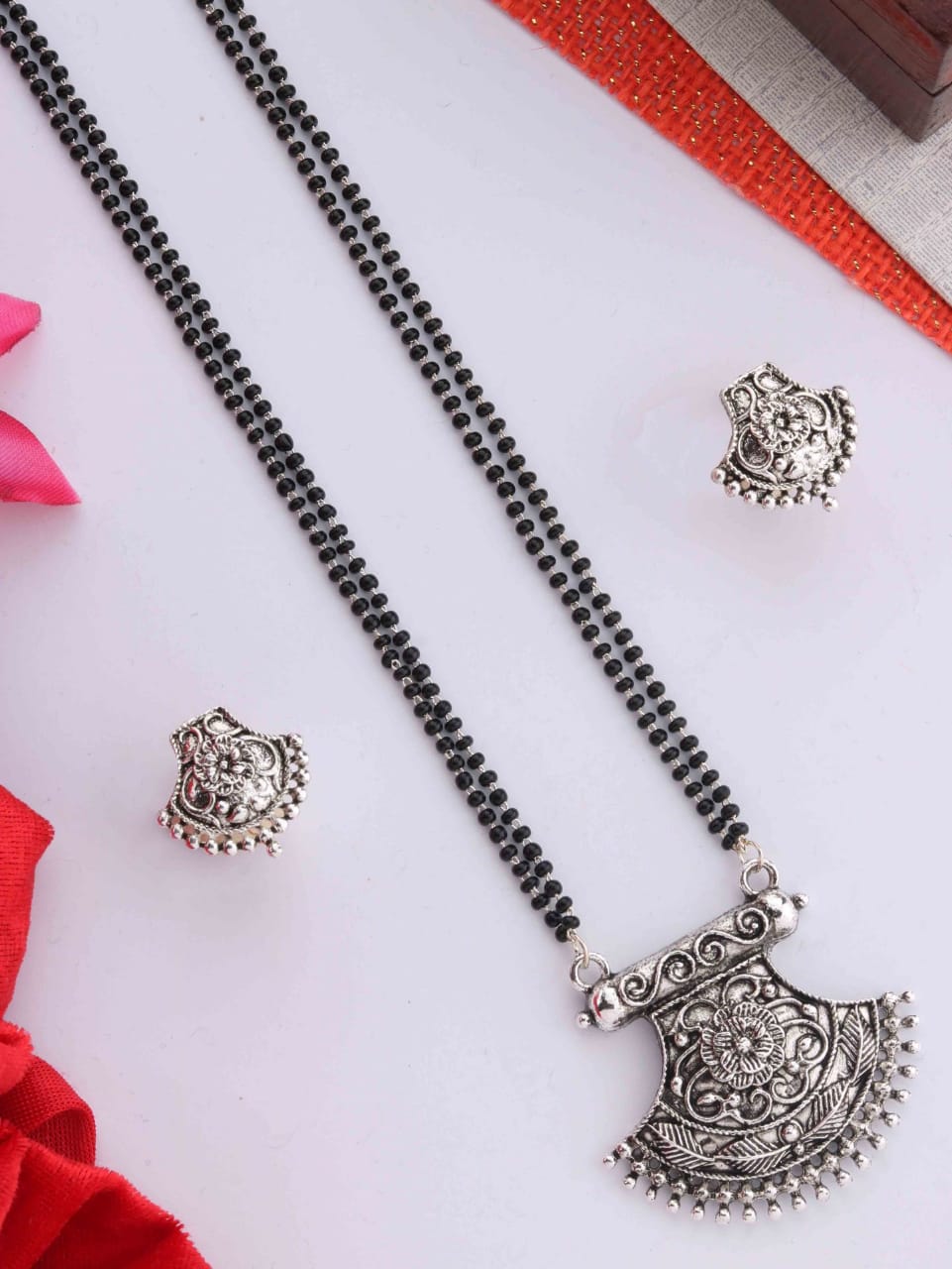 elegant-silver-mangalsutra-timeless-beauty-modern--5