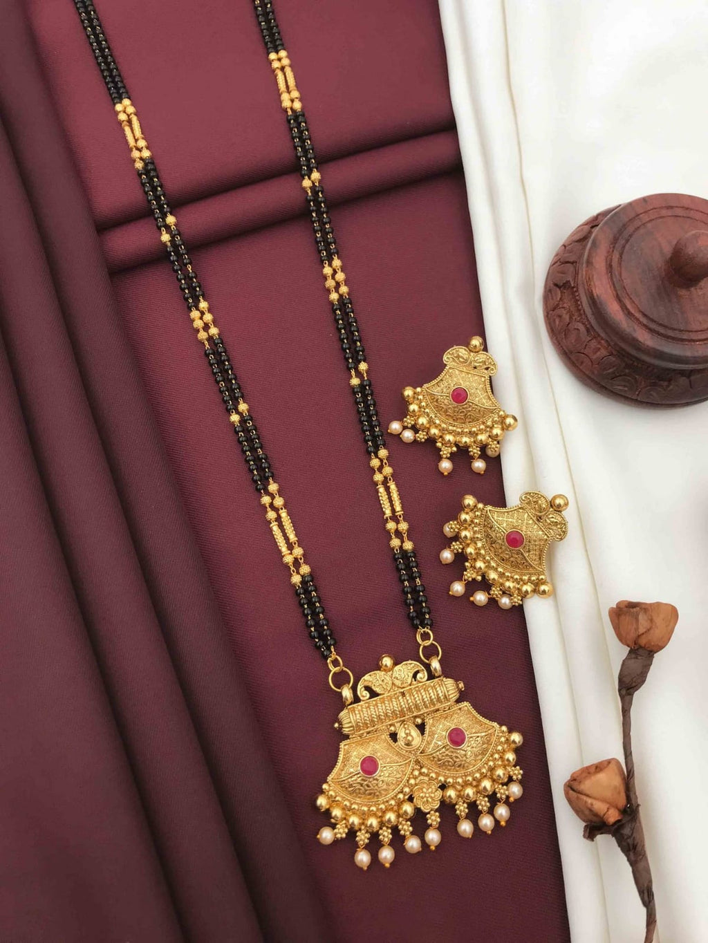 elegant-golden-mangalsutras-timeless-tradition-modern--67