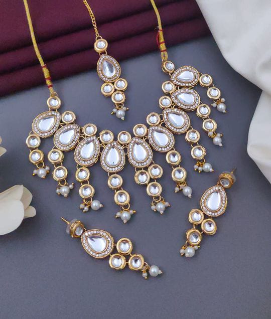 exquisite-kundan-necklace-sets-in-india-timeless-and-royal-jewelry-1