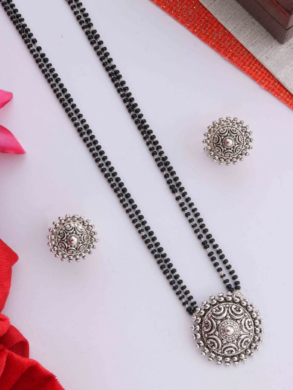 elegant-silver-mangalsutra-timeless-beauty-modern--4