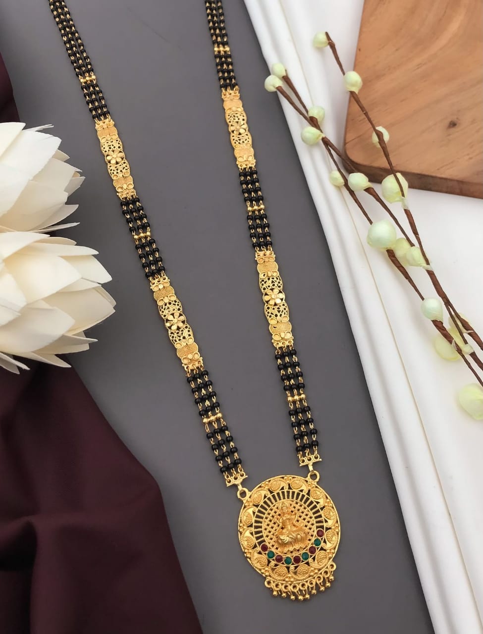 elegant-golden-mangalsutras-timeless-tradition-modern--139