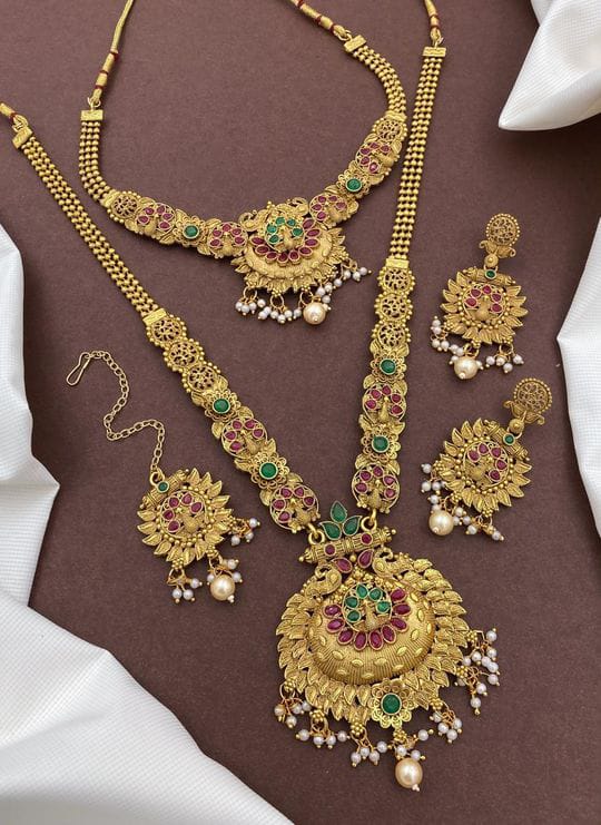 stunning-combo-necklace-sets-in-india-elegant-and-versatile-jewelry-2