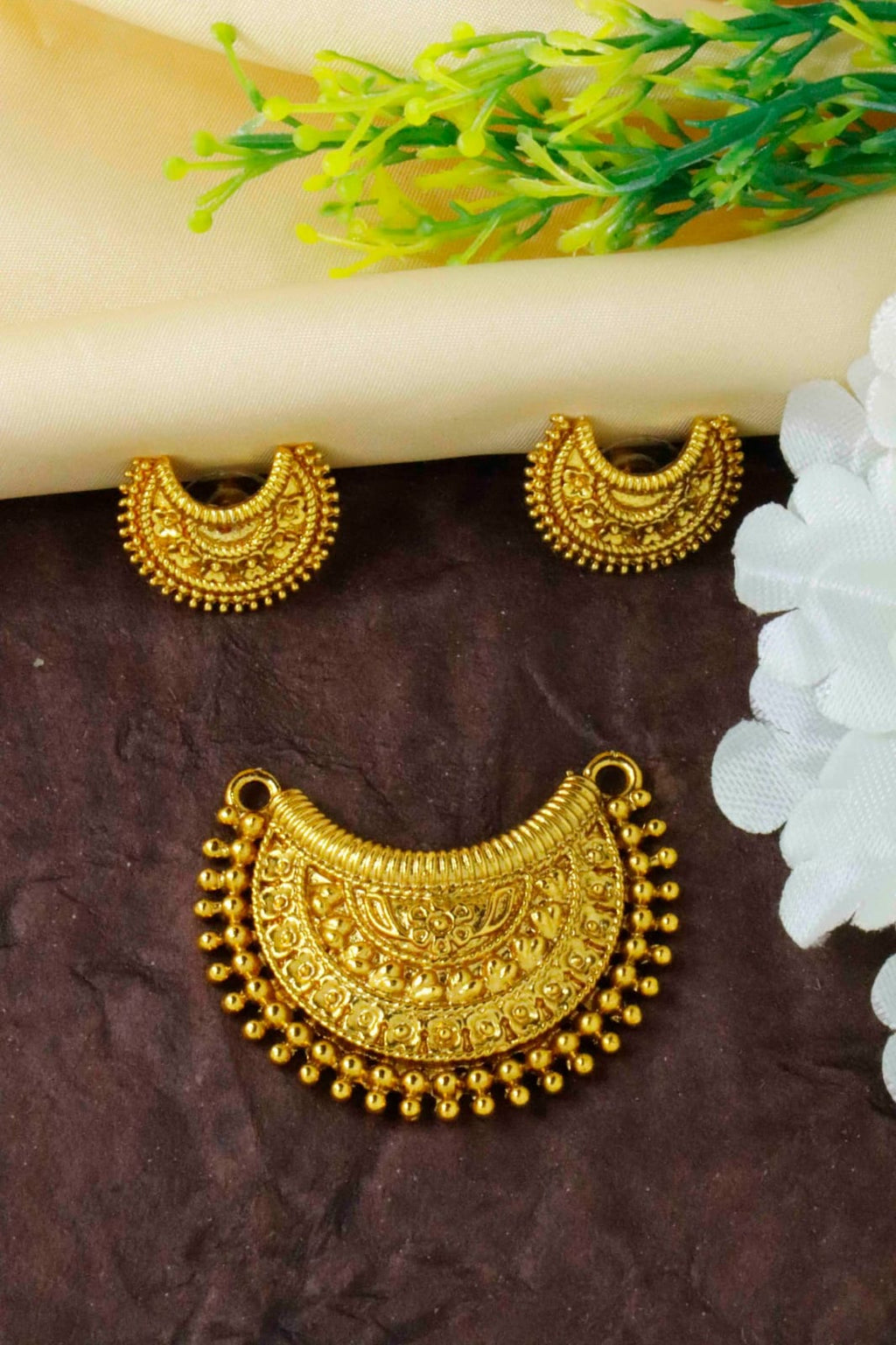 exquisite-golden-pendants-in-india-elegant-and-timeless-jewelry-total-2-piece-139