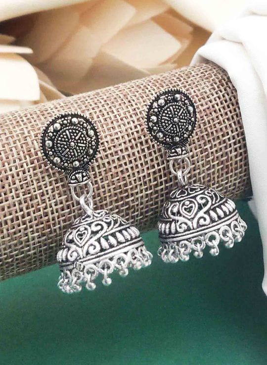 elegant-silver-earrings-tops-in-india-timeless-and-sophisticated-jewelry-1