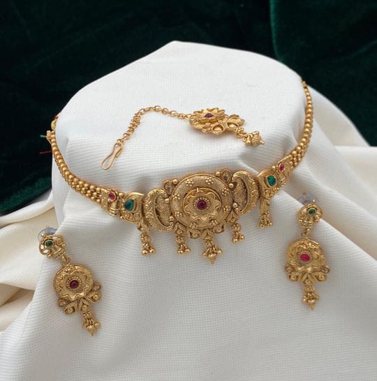 elegant-choker-necklace-sets-1