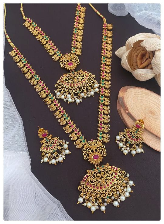 stunning-combo-necklace-sets-in-india-elegant-and-versatile-jewelry-12