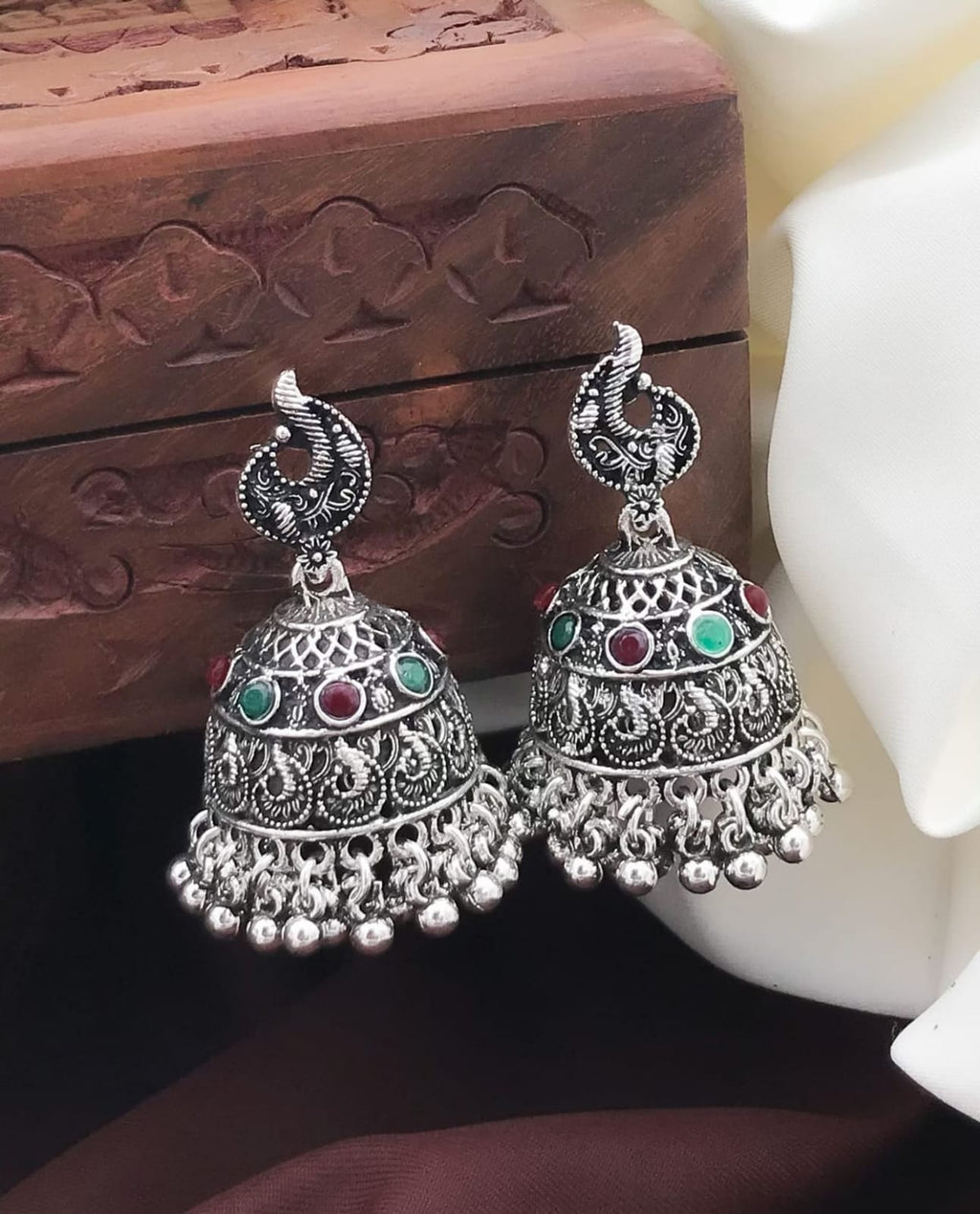 elegant-jhumka-earrings-in-india-timeless-and-stylish-jewelry-7