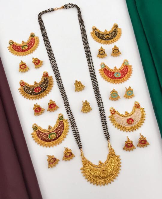 stunning-combo-necklace-sets-in-india-elegant-and-versatile-jewelry-1