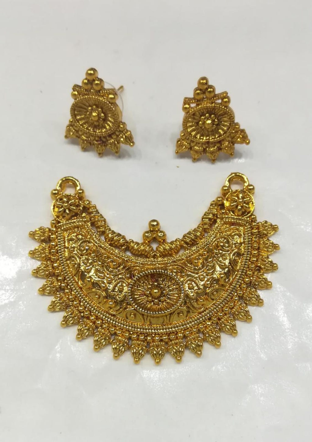 exquisite-golden-pendants-in-india-elegant-and-timeless-jewelry-total-2-piece-134