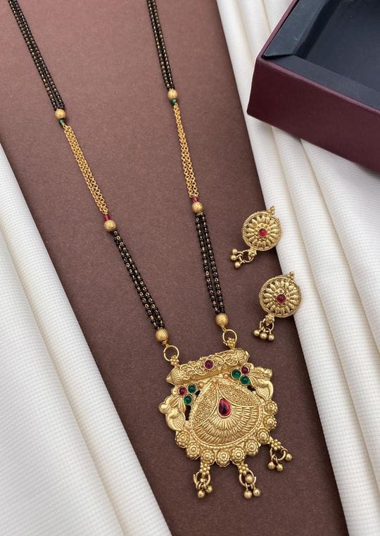 elegant-matte-mangalsutra-modern-sophistication-timeless-tradition-38