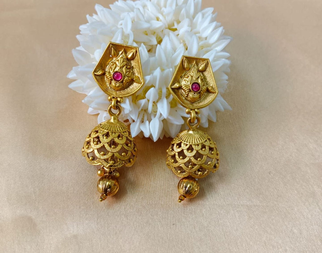 elegant-jhumka-earrings-in-india-timeless-and-stylish-jewelry-23