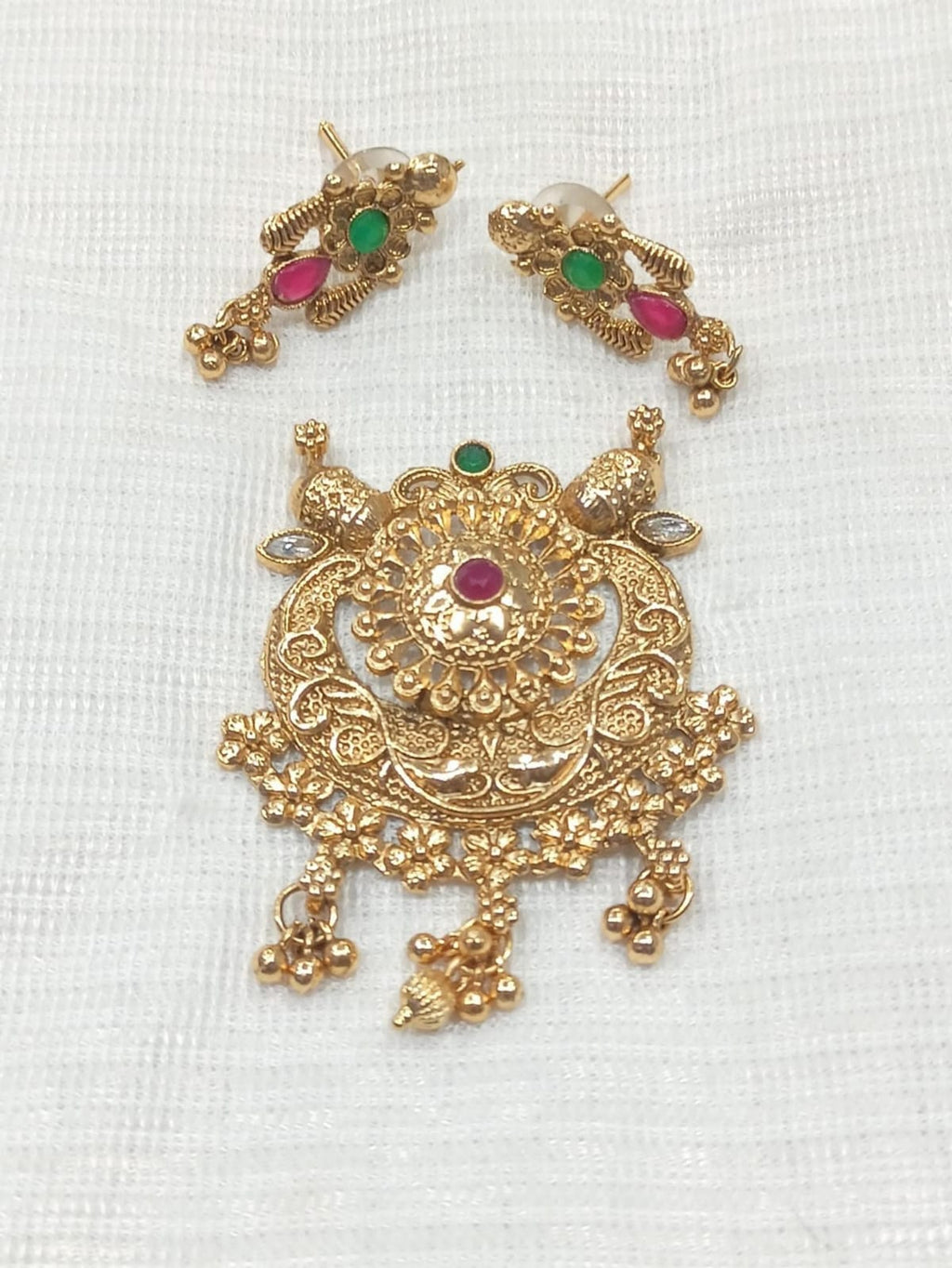 exquisite-golden-pendants-in-india-elegant-and-timeless-jewelry-total-2-piece-74