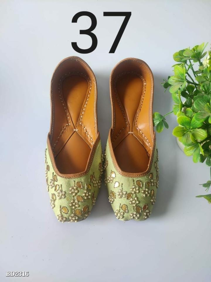 Embroidery Heavy Jutti for Women | Premium Handcrafted Ethnic Footwear