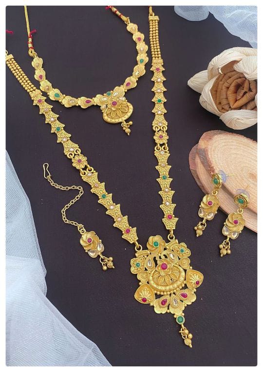 stunning-combo-necklace-sets-in-india-elegant-and-versatile-jewelry-19