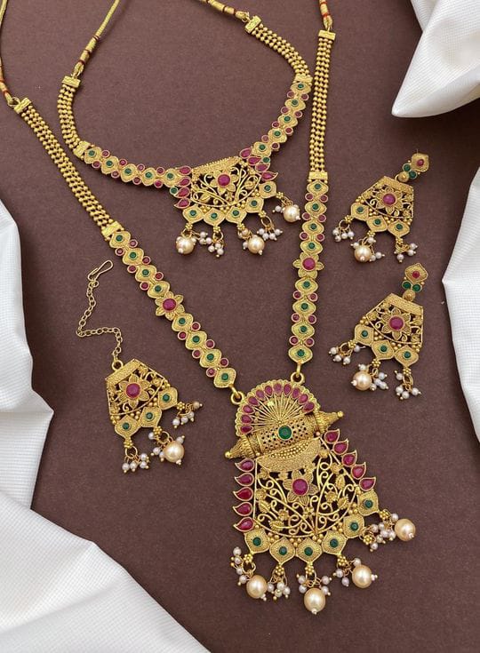 stunning-combo-necklace-sets-in-india-elegant-and-versatile-jewelry-8