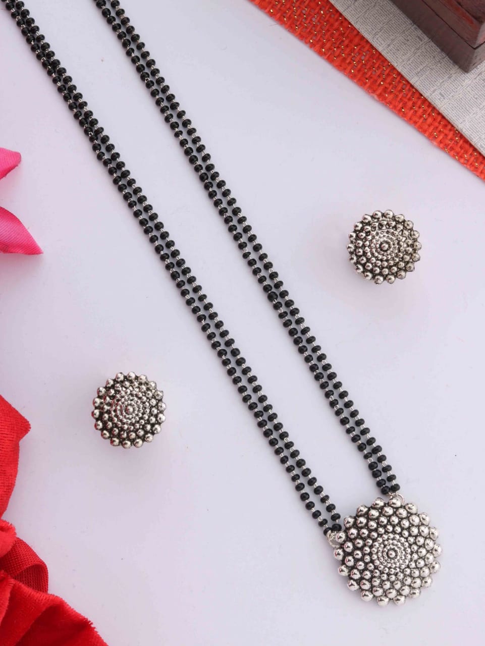 elegant-silver-mangalsutra-timeless-beauty-modern--3