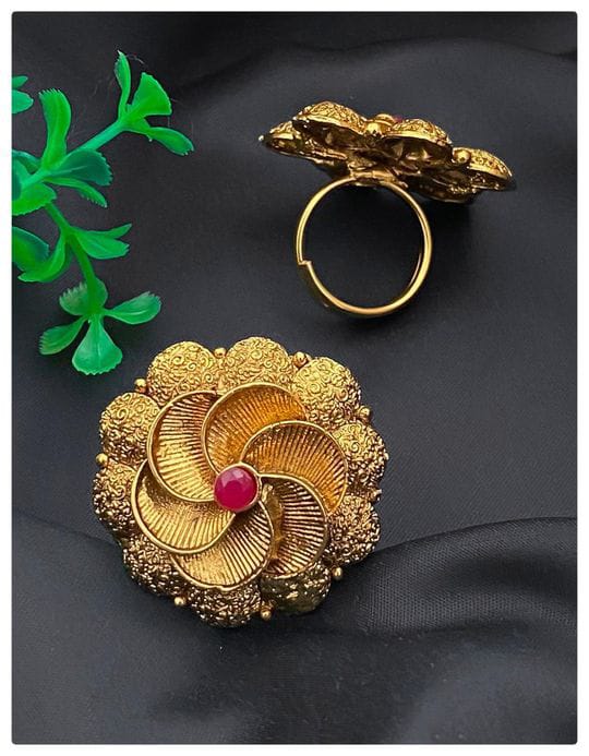 Golden, Ring: Exquisite Jewelry for Timeless Elegance and Style