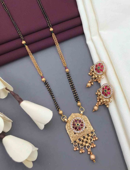 elegant-matte-mangalsutra-modern-sophistication-timeless-tradition-25