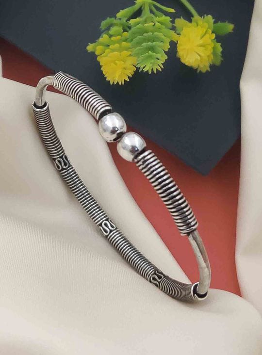 stunning-silver-bracelets-timeless-elegance-and-versatility-5