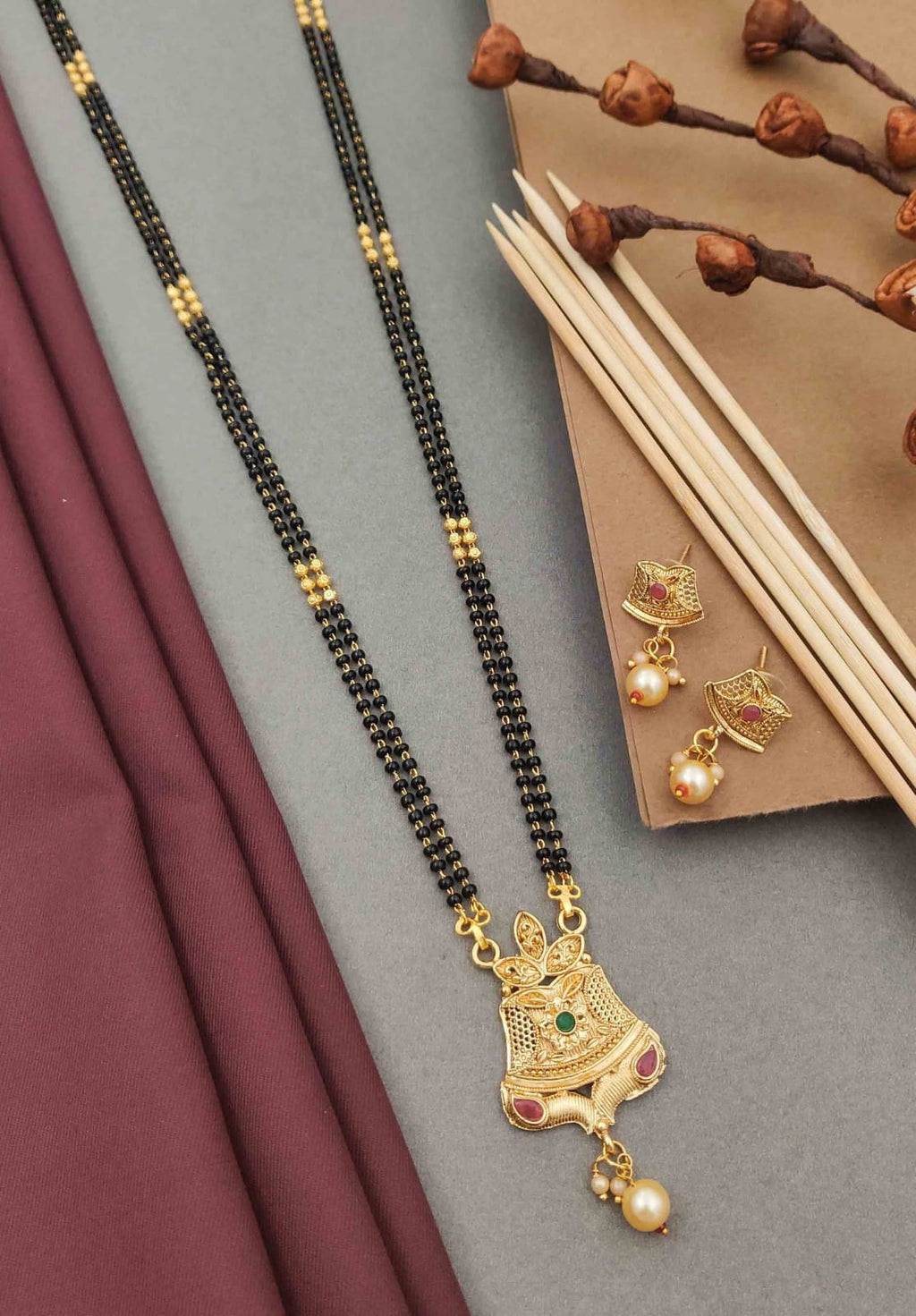 elegant-golden-mangalsutras-timeless-tradition-modern--41