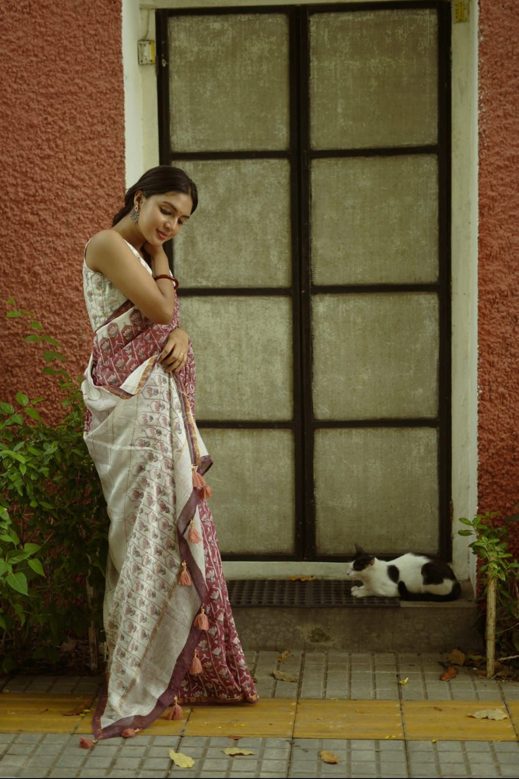 Fresh Arrivals: Pure Chanderi Saree with Golden Zari Border & Batik Printed Blouse