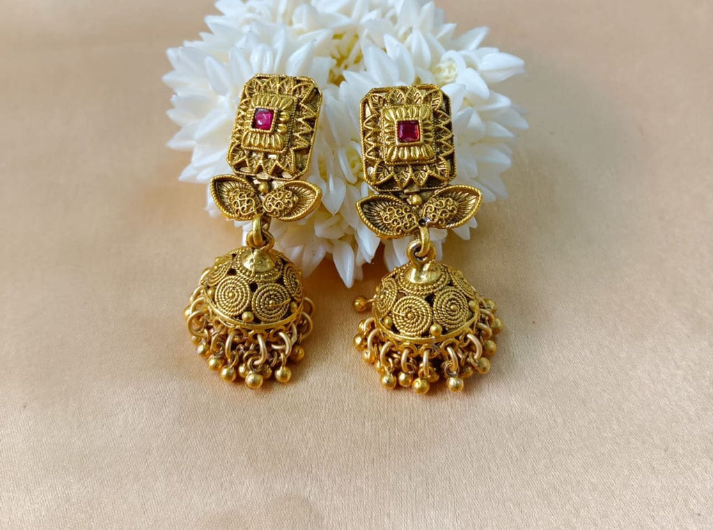 elegant-jhumka-earrings-in-india-timeless-and-stylish-jewelry-28