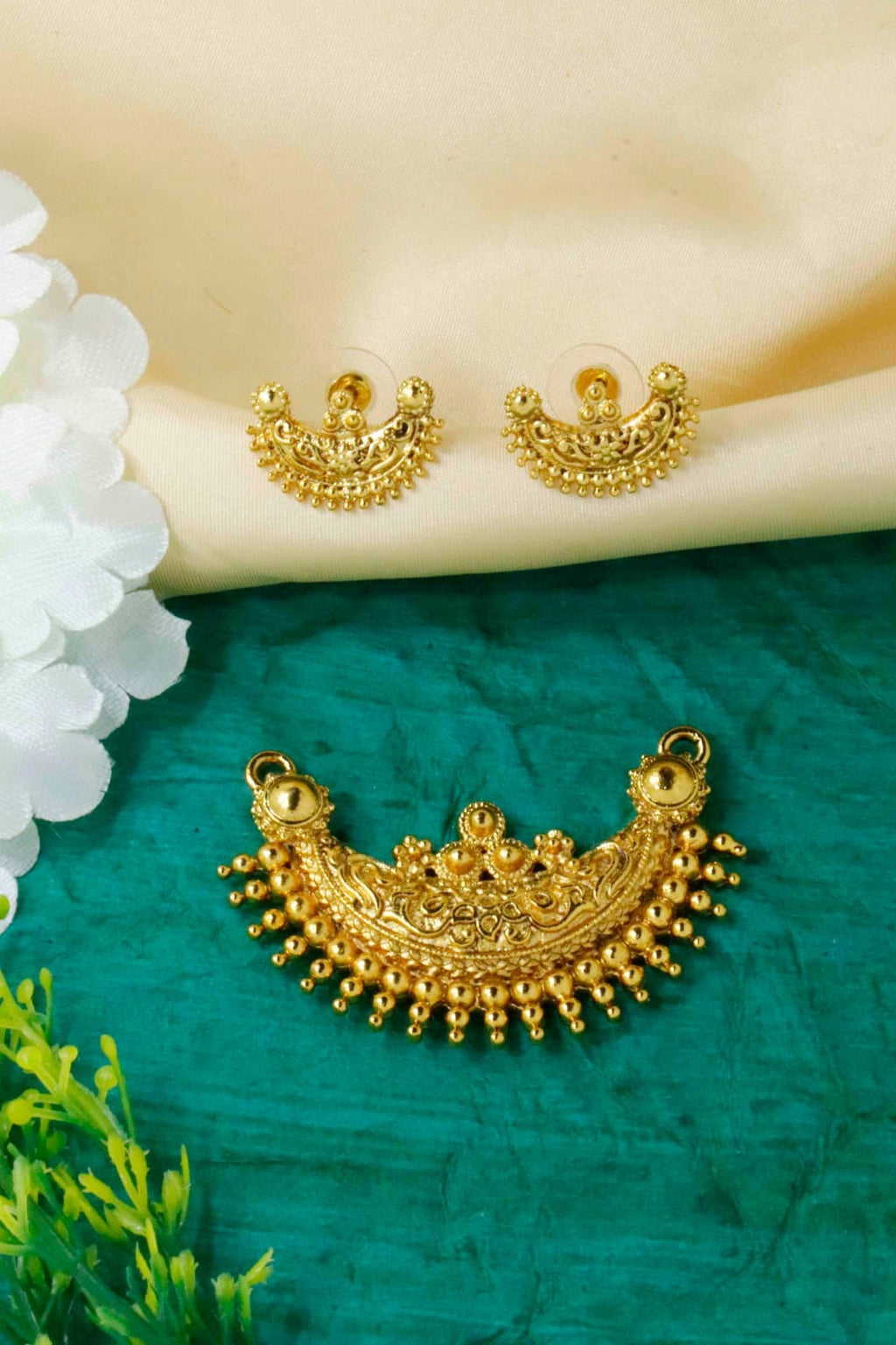 exquisite-golden-pendants-in-india-elegant-and-timeless-jewelry-total-2-piece-142