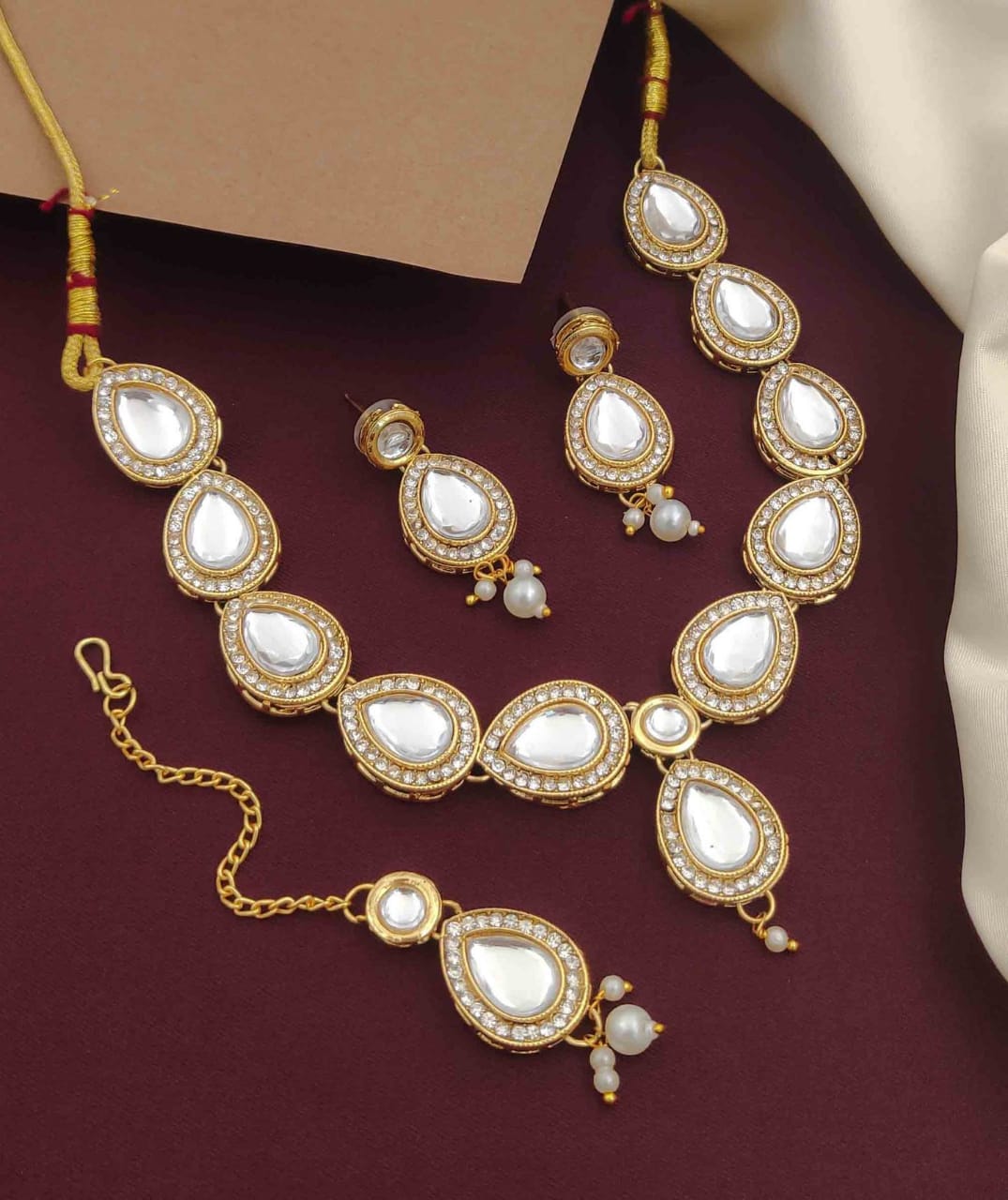 Exquisite Kundan Necklace Sets in India - Timeless and Royal Jewelry - swiftshopr.com