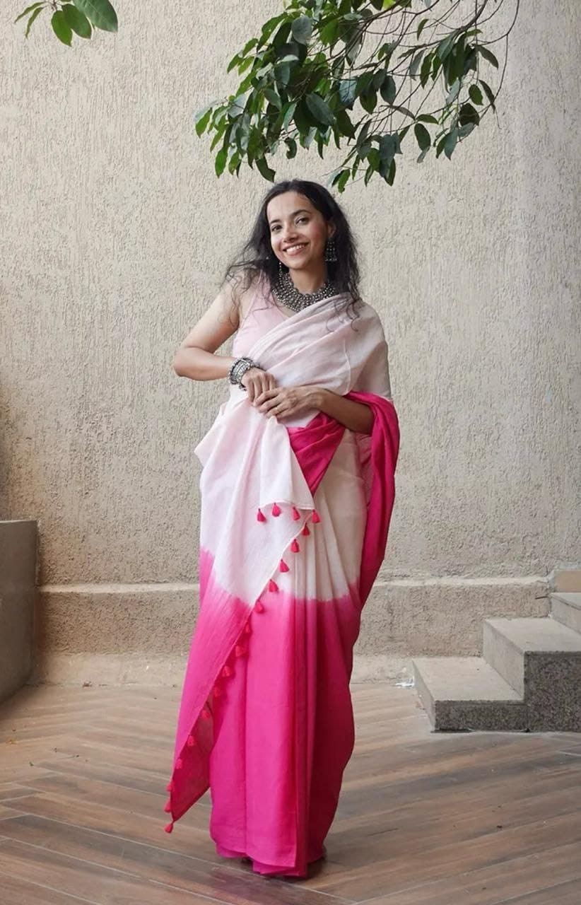 Elegant  Plain Linen Saree with Digital Print & Fumka Latkan | 6.30 Meter | Blouse Included Red