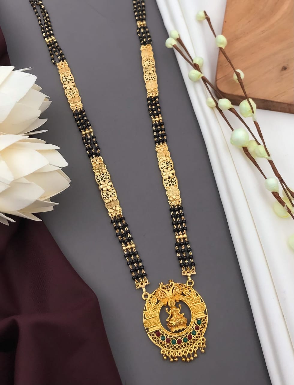 elegant-golden-mangalsutras-timeless-tradition-modern--143
