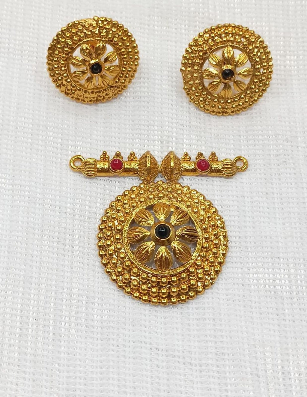 exquisite-golden-pendants-in-india-elegant-and-timeless-jewelry-total-2-piece-122