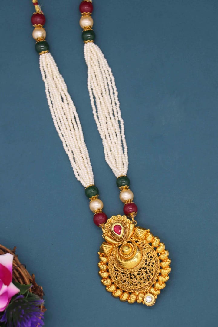 elegant-buti-moti-mala-necklace-set-in-india-timeless-pearl-jewelry-54